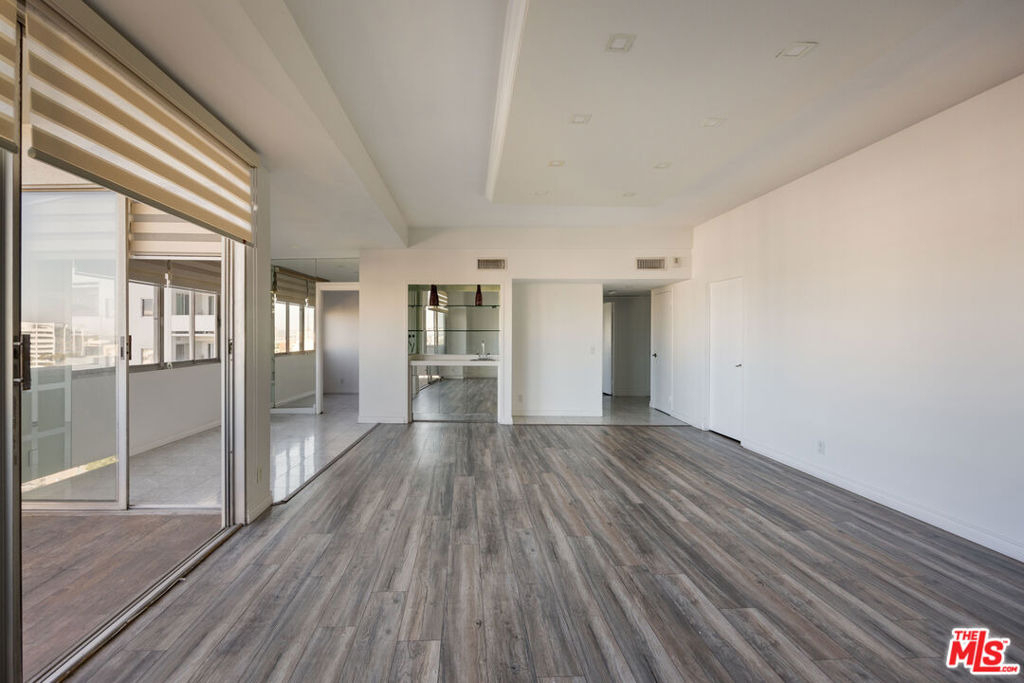 7250 Franklin Avenue - Photo 3