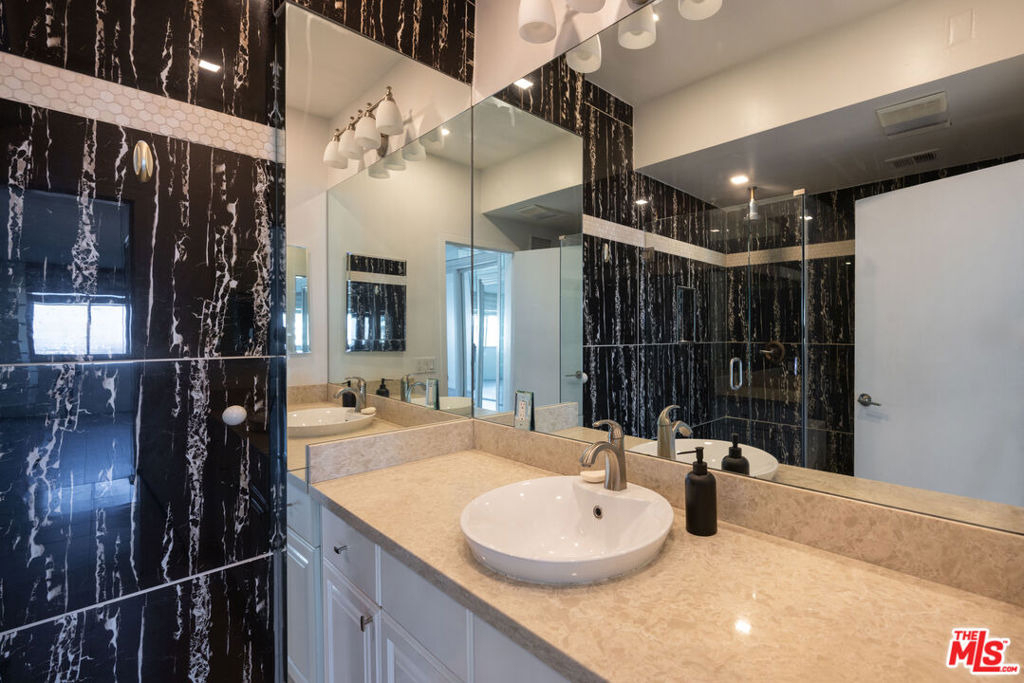 7250 Franklin Avenue - Photo 7