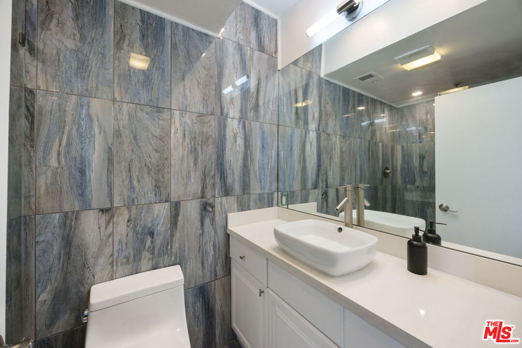 7250 Franklin Avenue - Photo 11