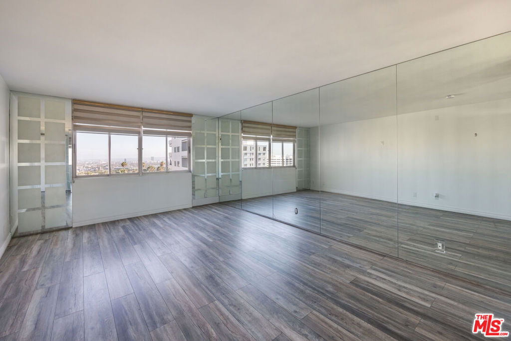 7250 Franklin Avenue - Photo 5