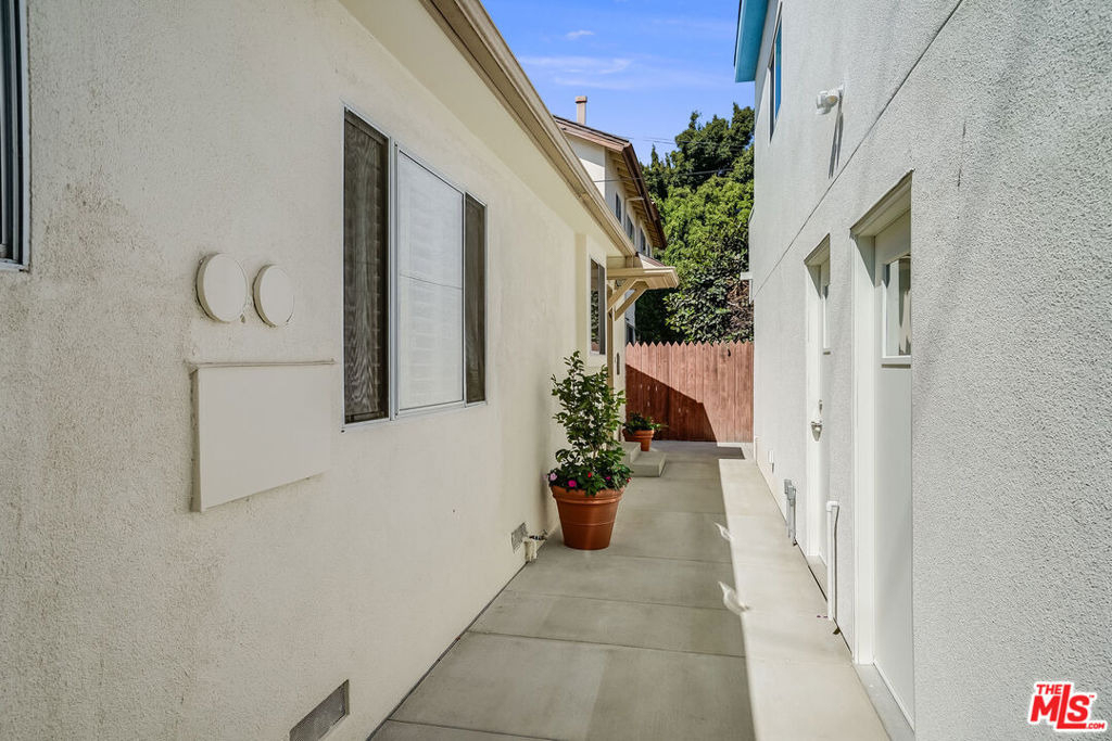 1780 Midvale Avenue - Photo 17