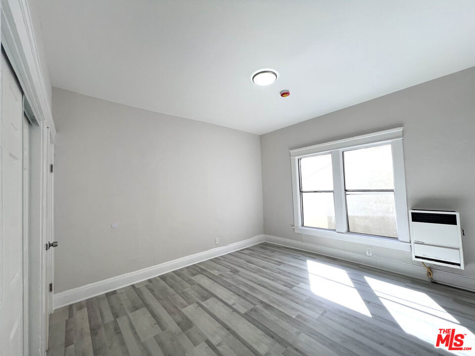 156 W 32nd Street - Photo 9