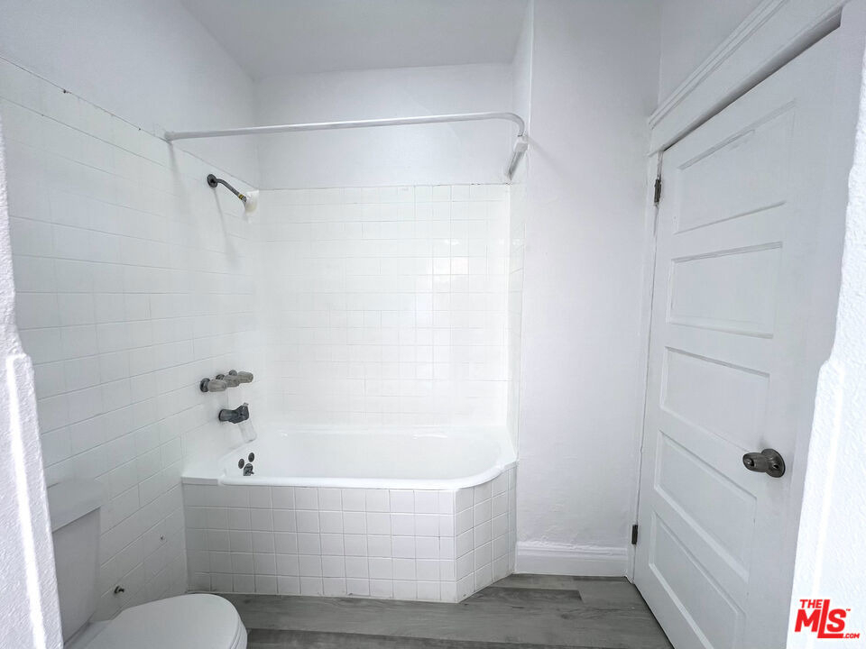 156 W 32nd Street - Photo 7