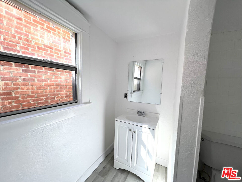 156 W 32nd Street - Photo 6