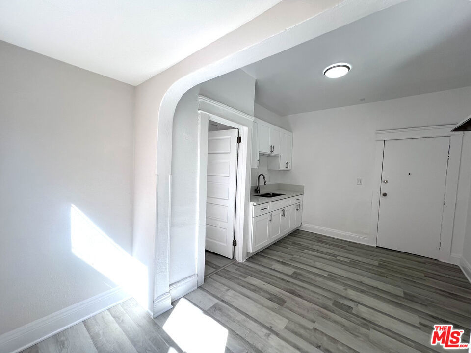 156 W 32nd Street - Photo 4