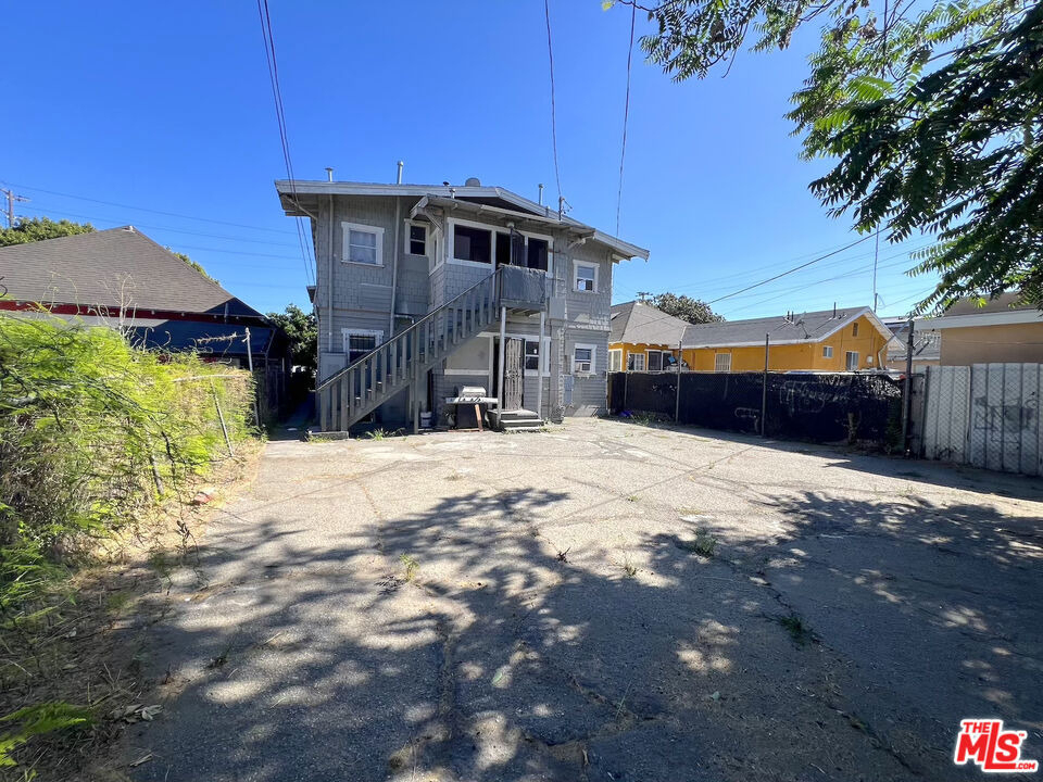 345 W 45th Street - Photo 12