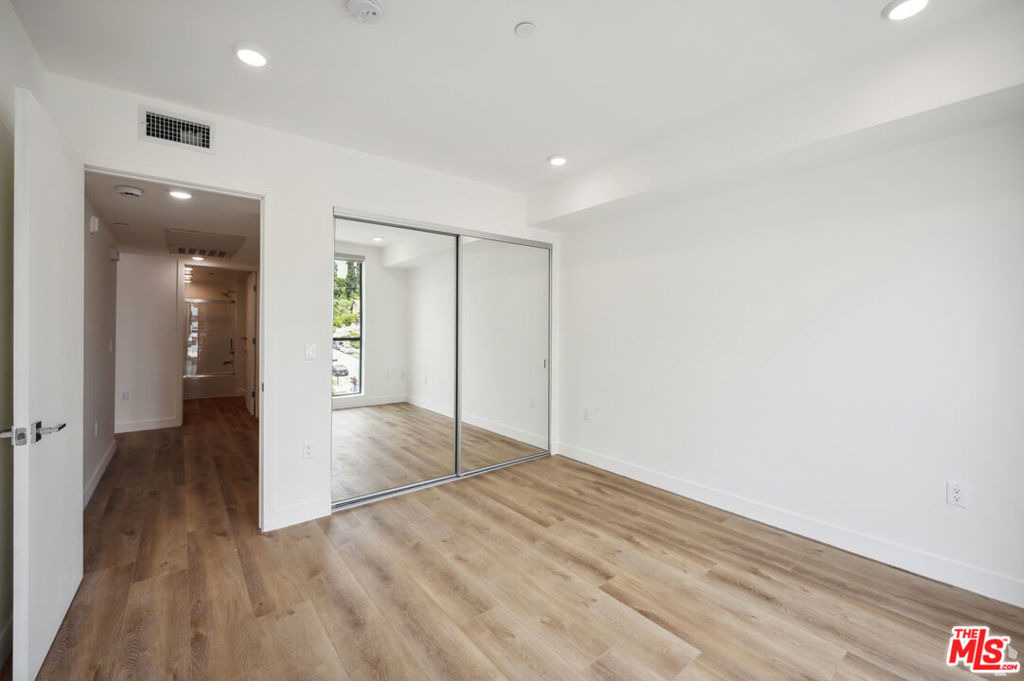 1126 N Cornwell Street - Photo 9