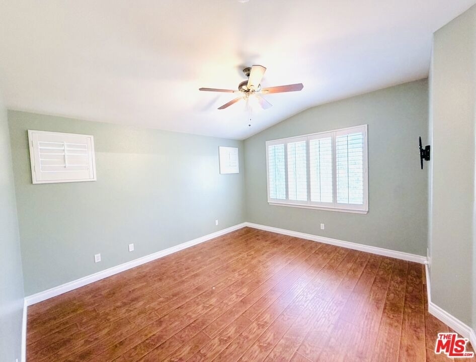 25506 Burns Place - Photo 8