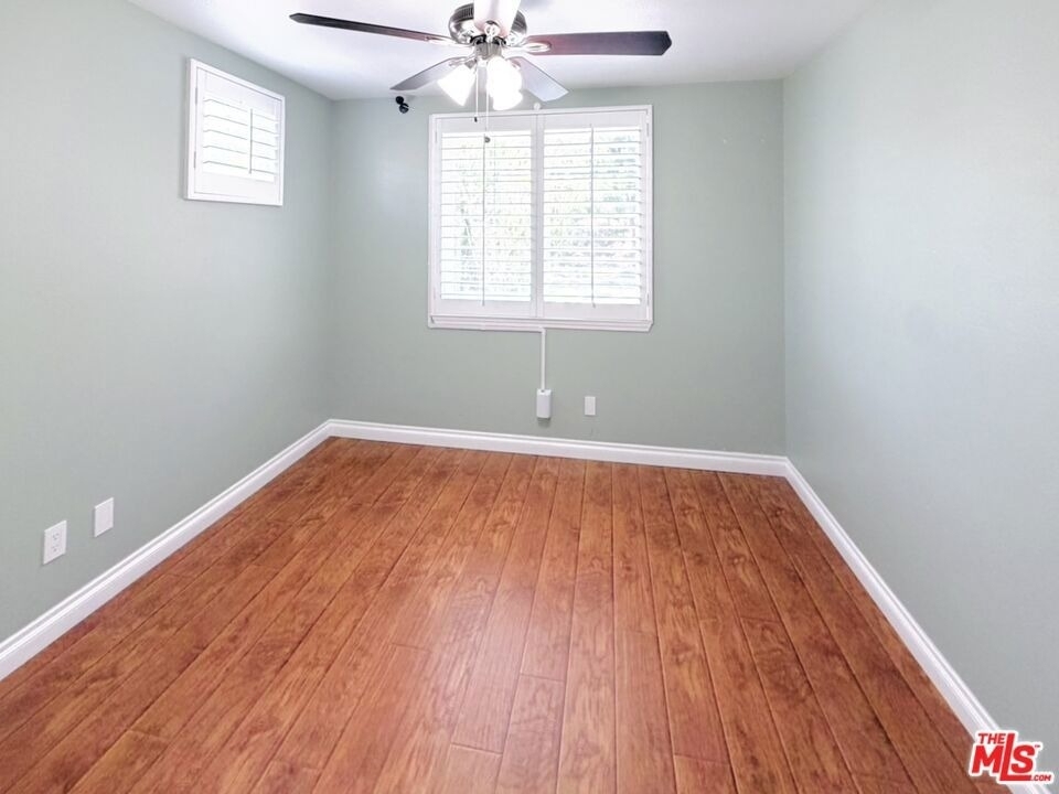25506 Burns Place - Photo 18