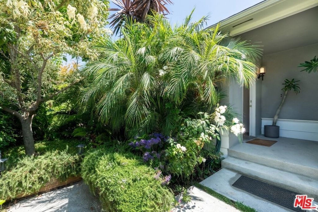 1216 Greenacre Avenue - Photo 5