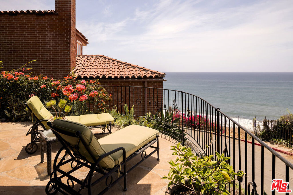 17638 Revello Drive - Photo 18