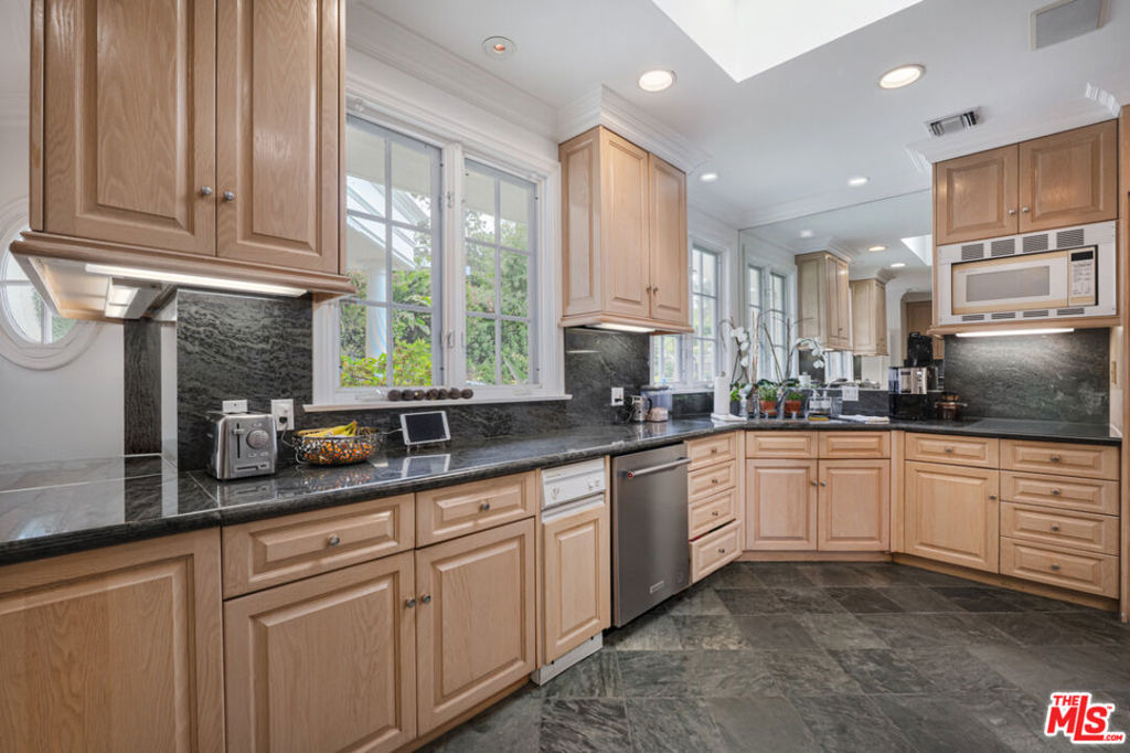 1201 Loma Vista Drive - Photo 10