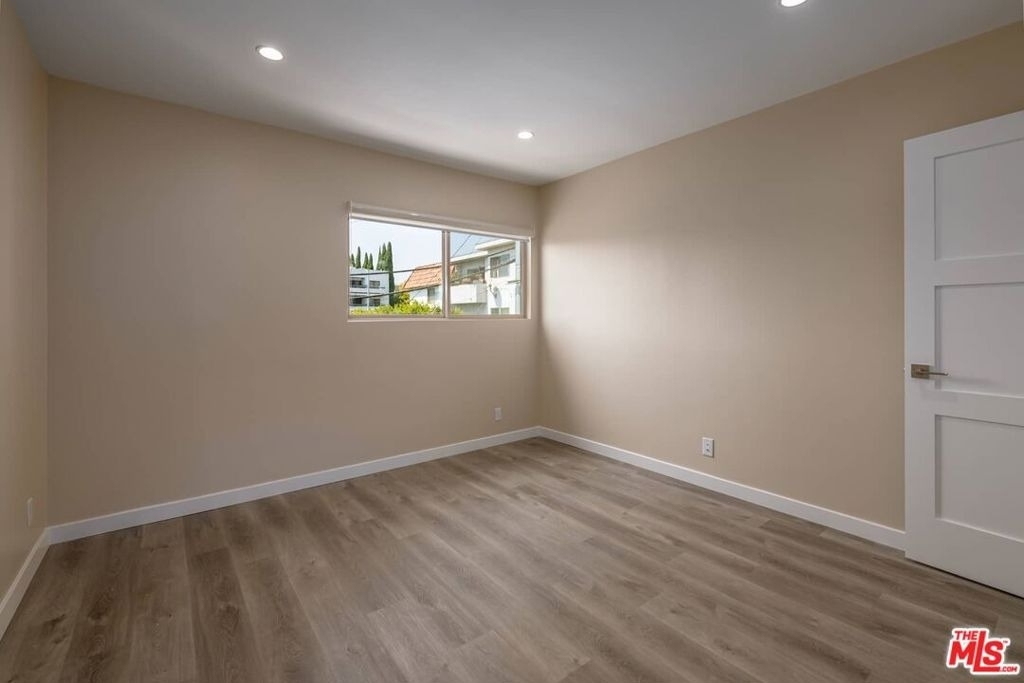 1553 S Saltair Avenue - Photo 6