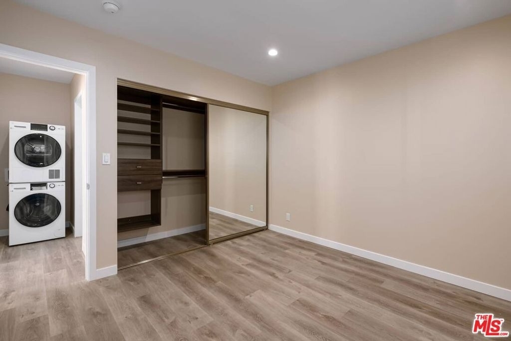 1553 S Saltair Avenue - Photo 2