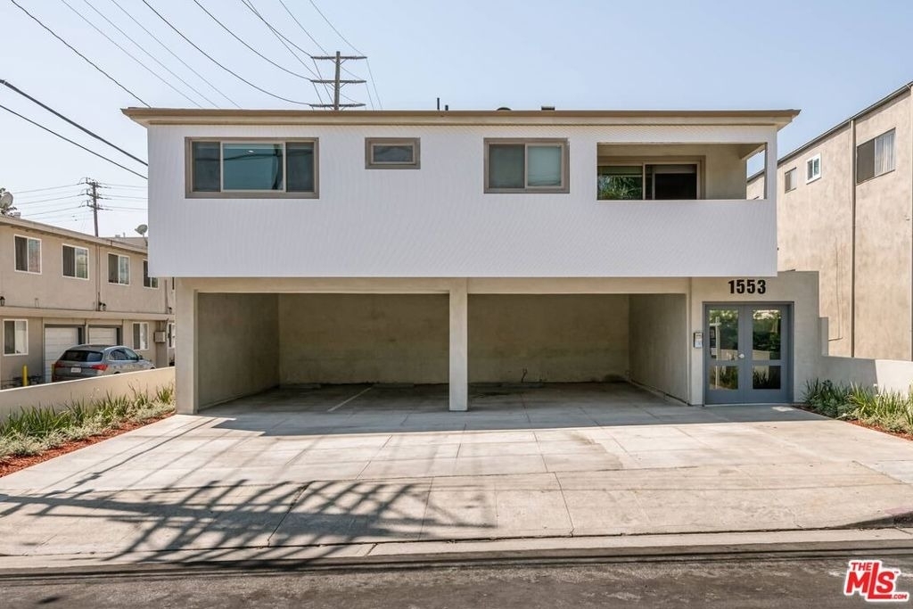1553 S Saltair Avenue - Photo 9