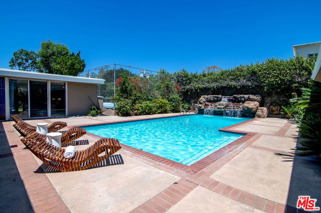115 S June Street - Photo 64