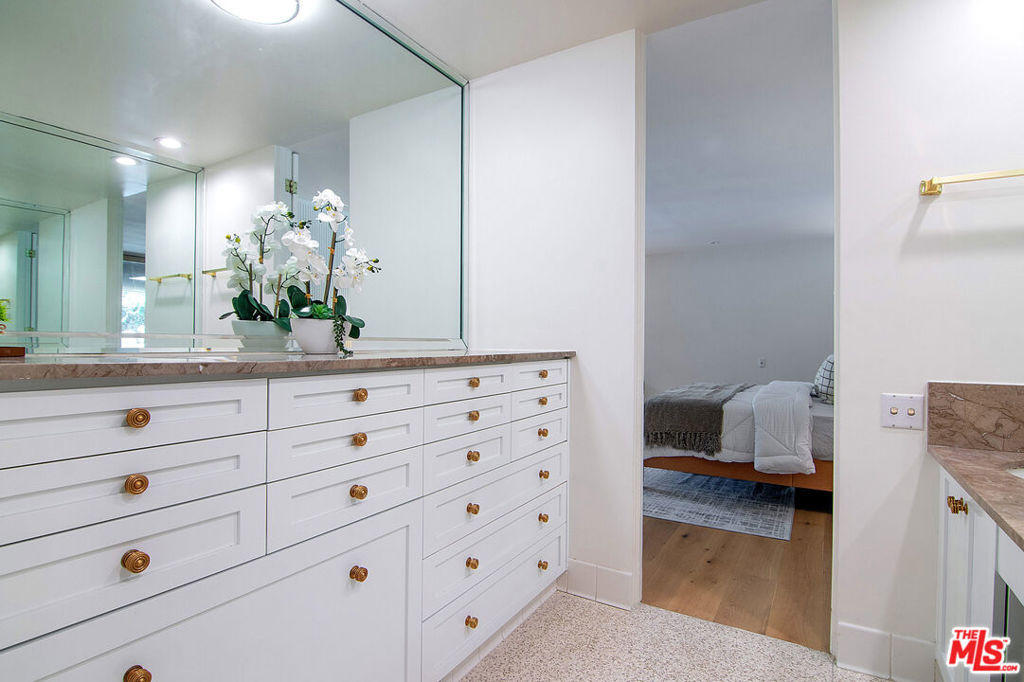 115 S June Street - Photo 44
