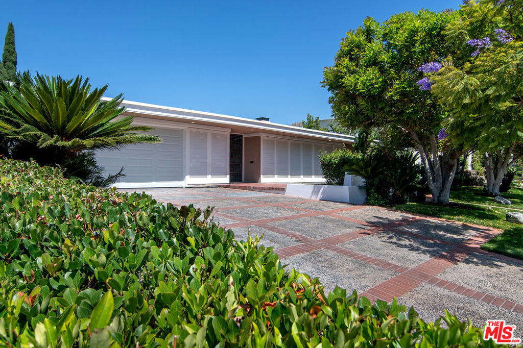 115 S June Street - Photo 5