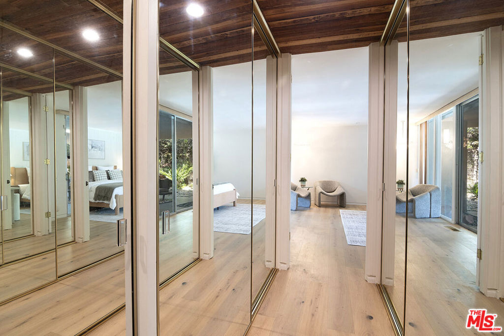 115 S June Street - Photo 37