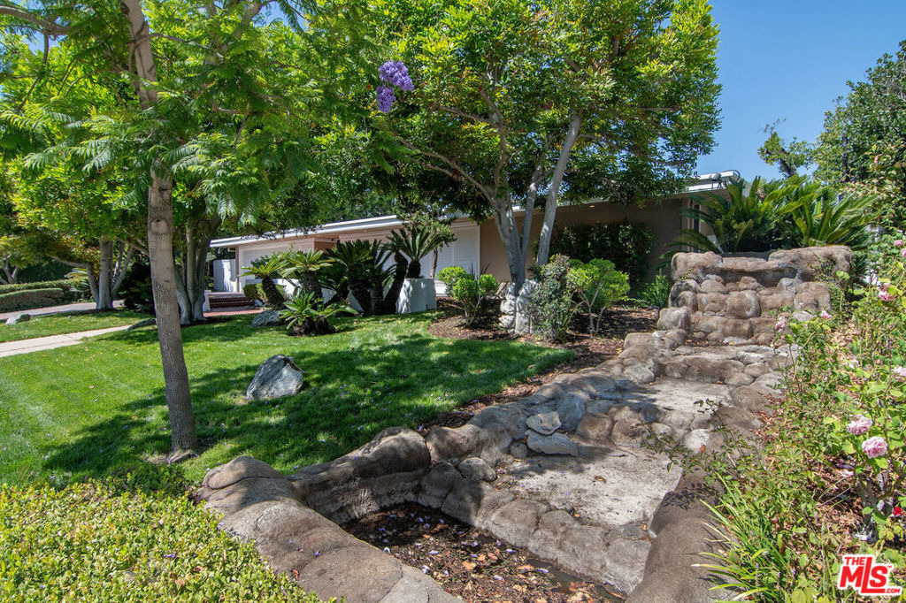 115 S June Street - Photo 2