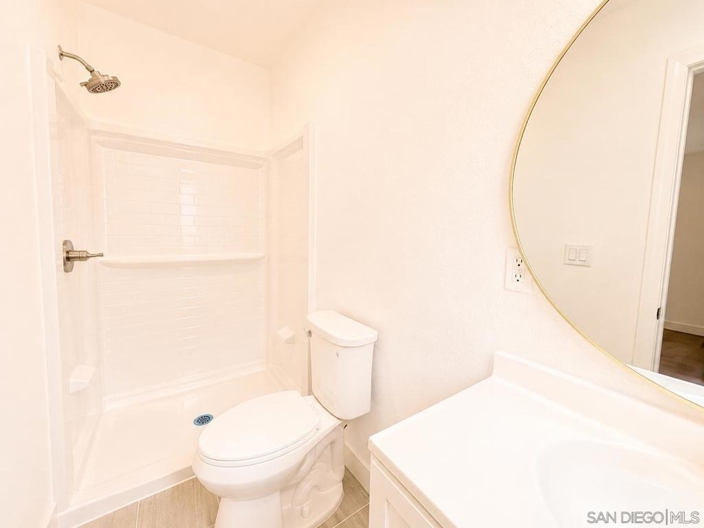 127 W 5th Ave - Photo 8