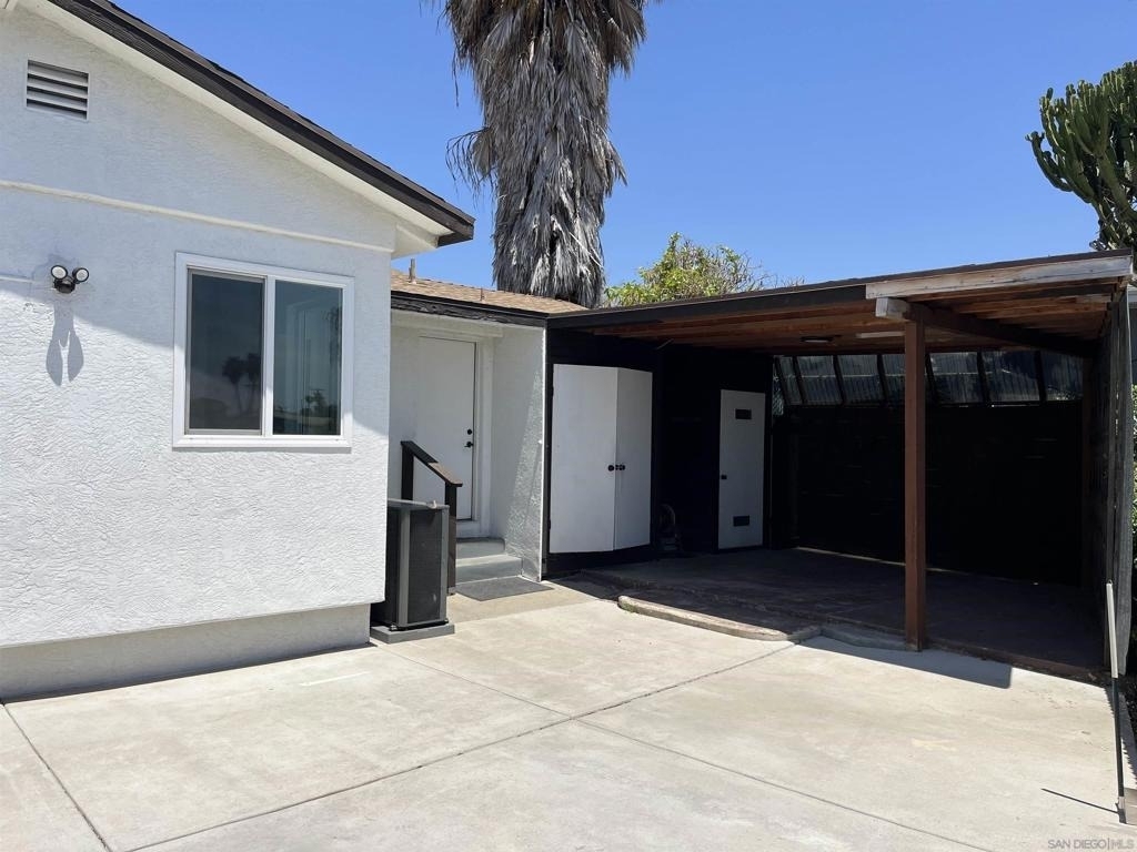 5375 Churchward St - Photo 11