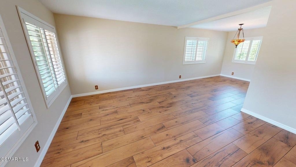 2431 Deerfield Court - Photo 2