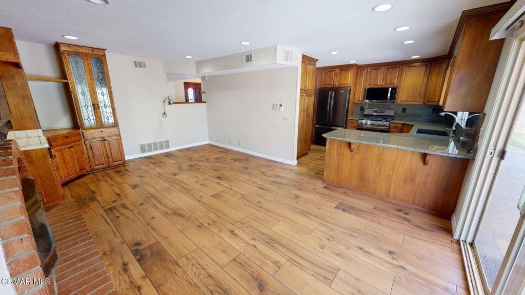 2431 Deerfield Court - Photo 8