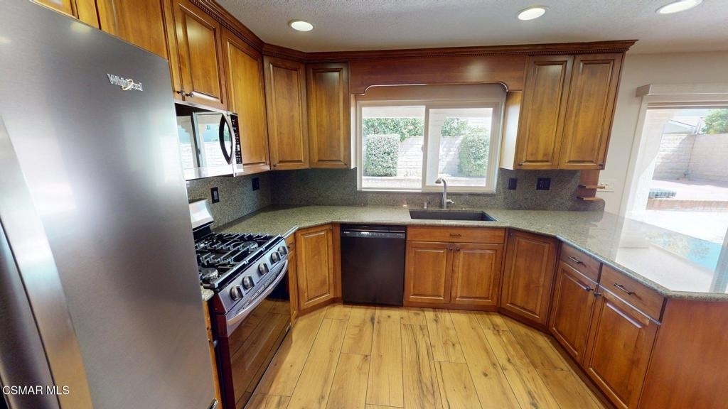 2431 Deerfield Court - Photo 6