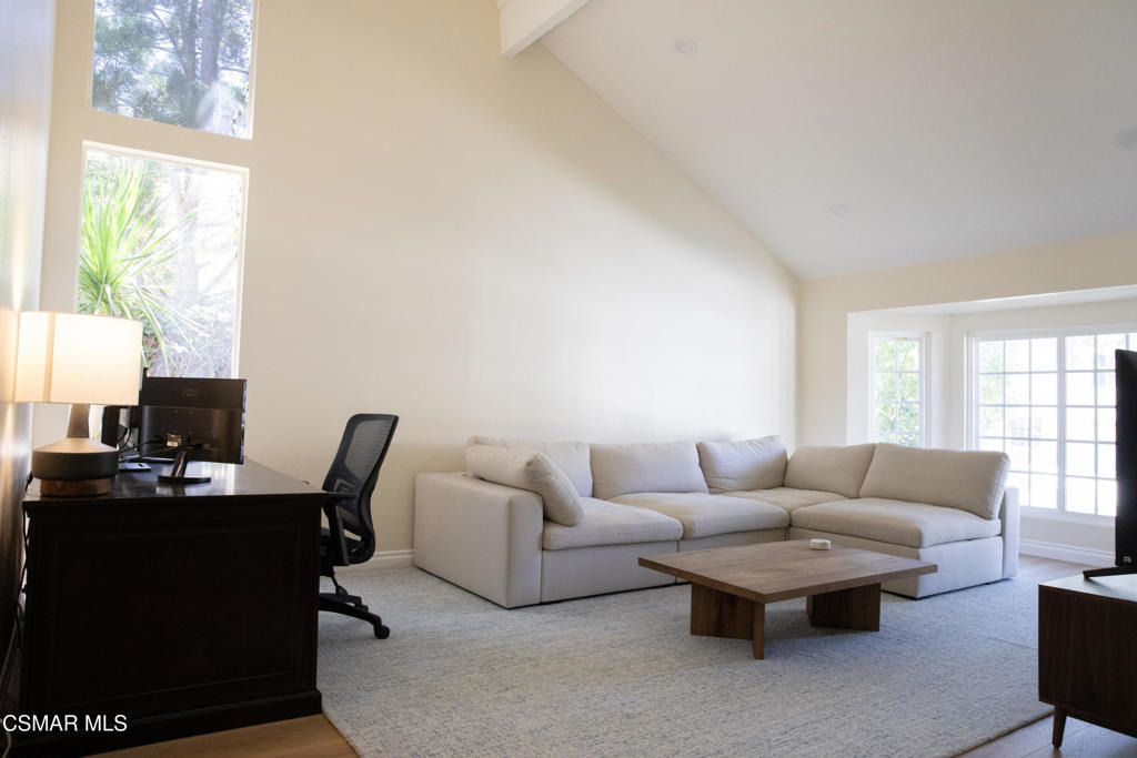 2794 Parkview Drive - Photo 4