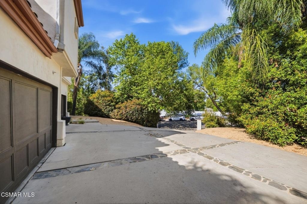 5536 Easterly Road - Photo 3