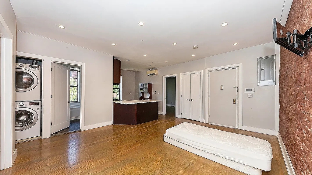 2501 Tilden Avenue - Photo 1