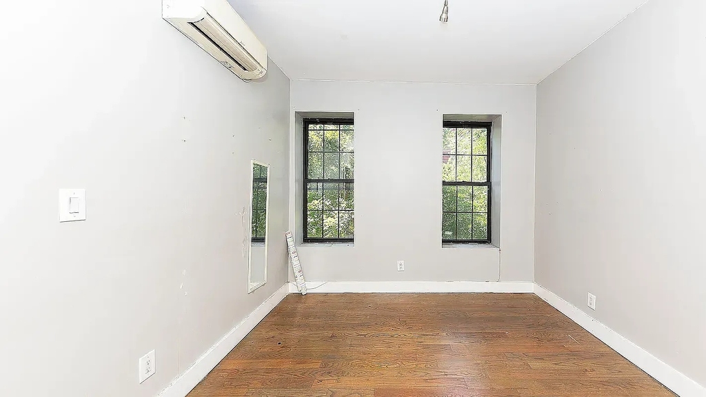 2501 Tilden Avenue - Photo 4