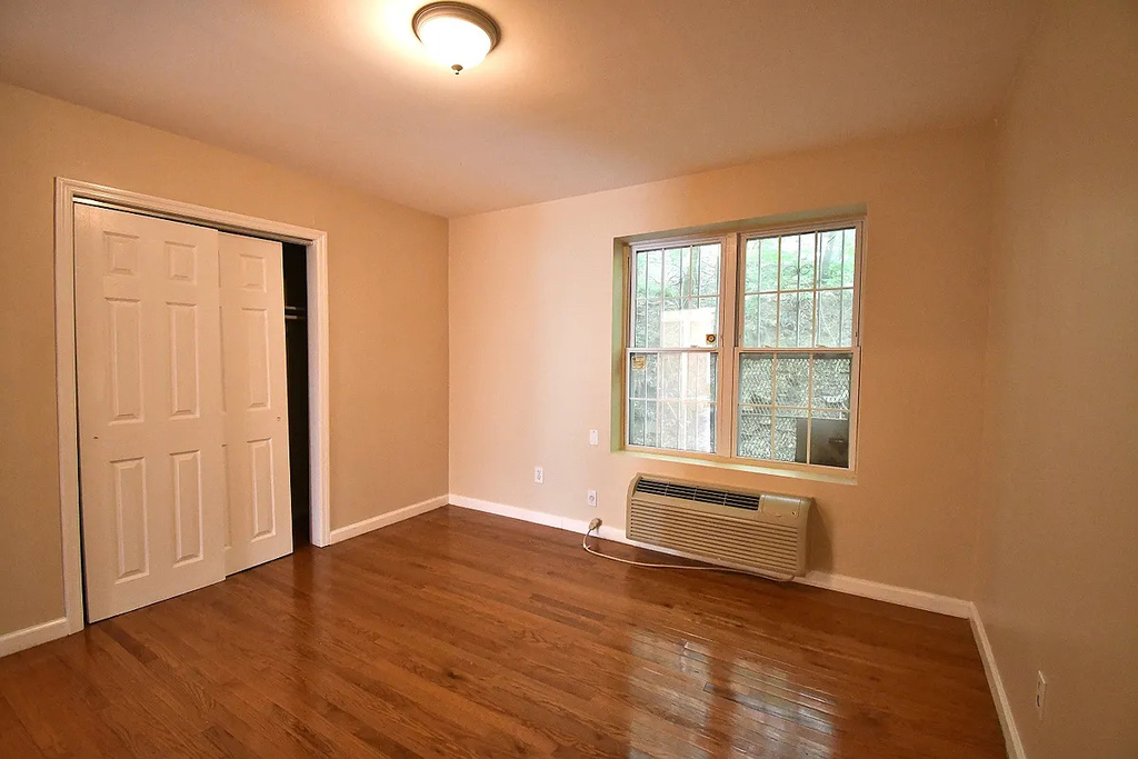 229B West Tremont Avenue - Photo 6