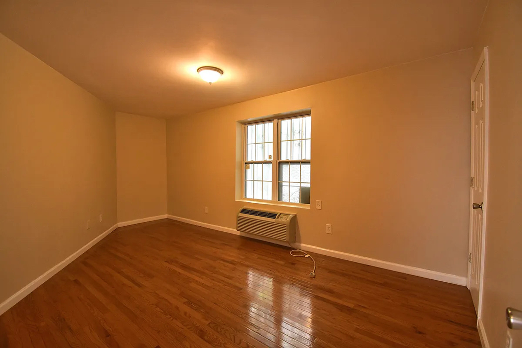 229B West Tremont Avenue - Photo 5