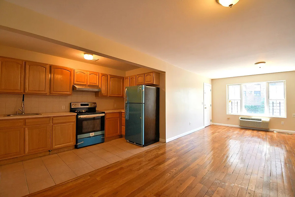 229B West Tremont Avenue - Photo 8