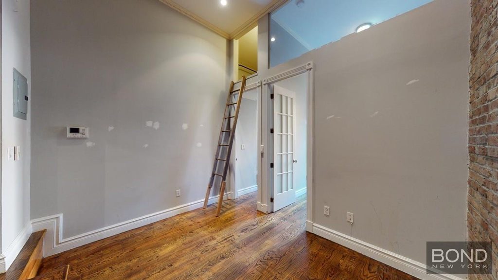 West 14th Street - Photo 5