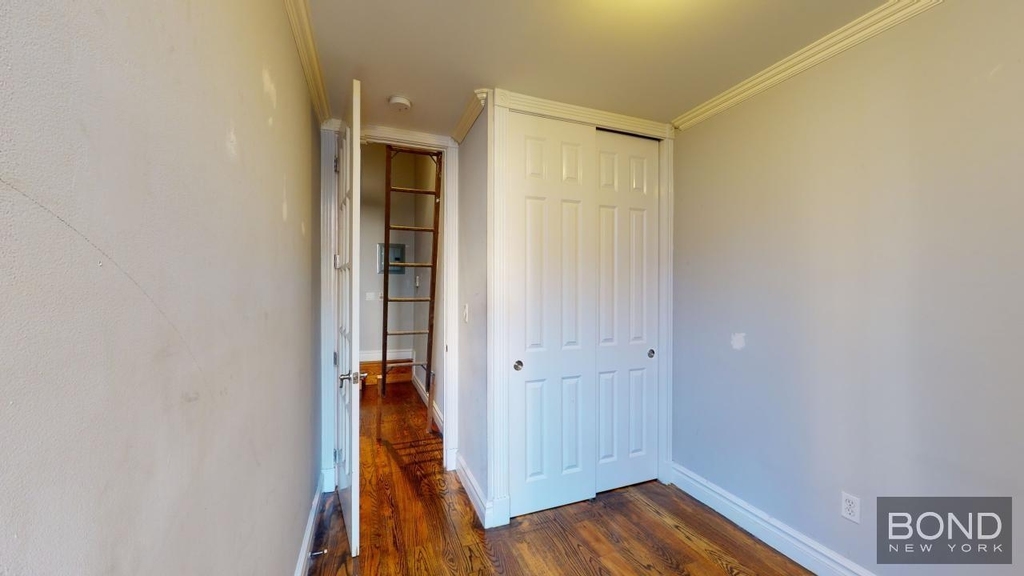 West 14th Street - Photo 17