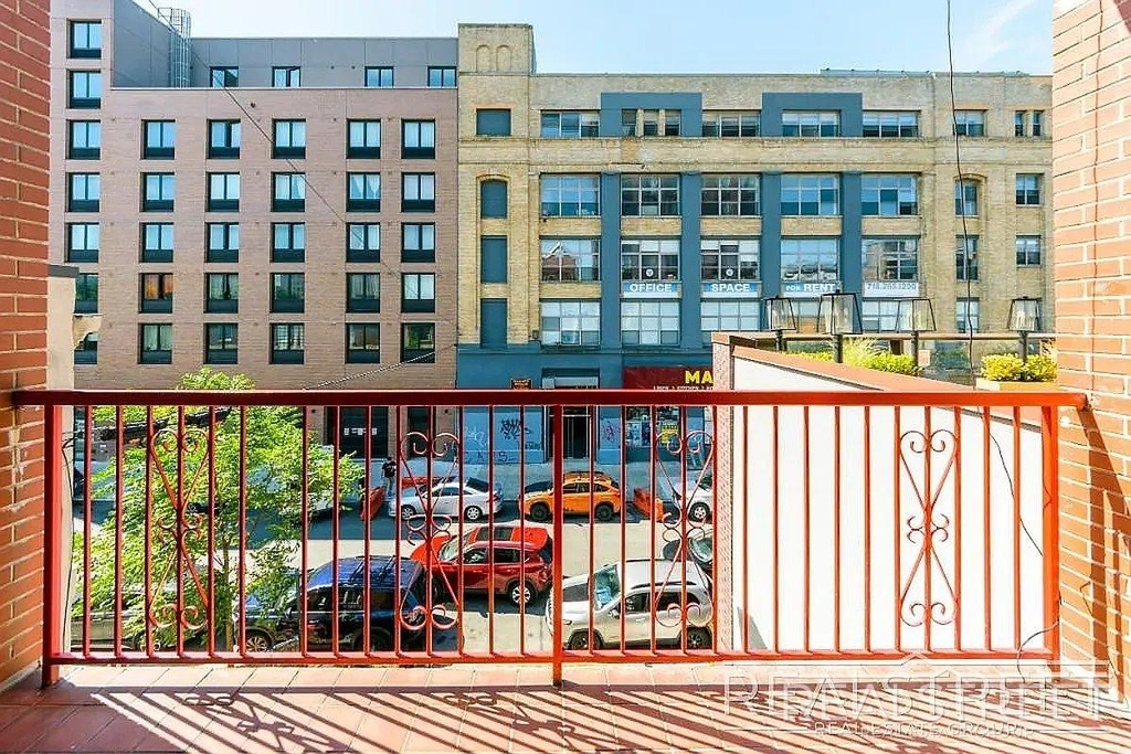 39 Debevoise Street - Photo 1