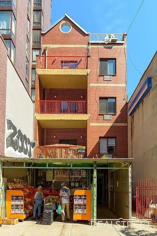 39 Debevoise Street - Photo 0