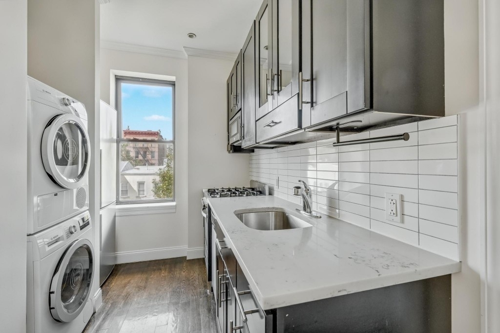 329 Union Street - Photo 0