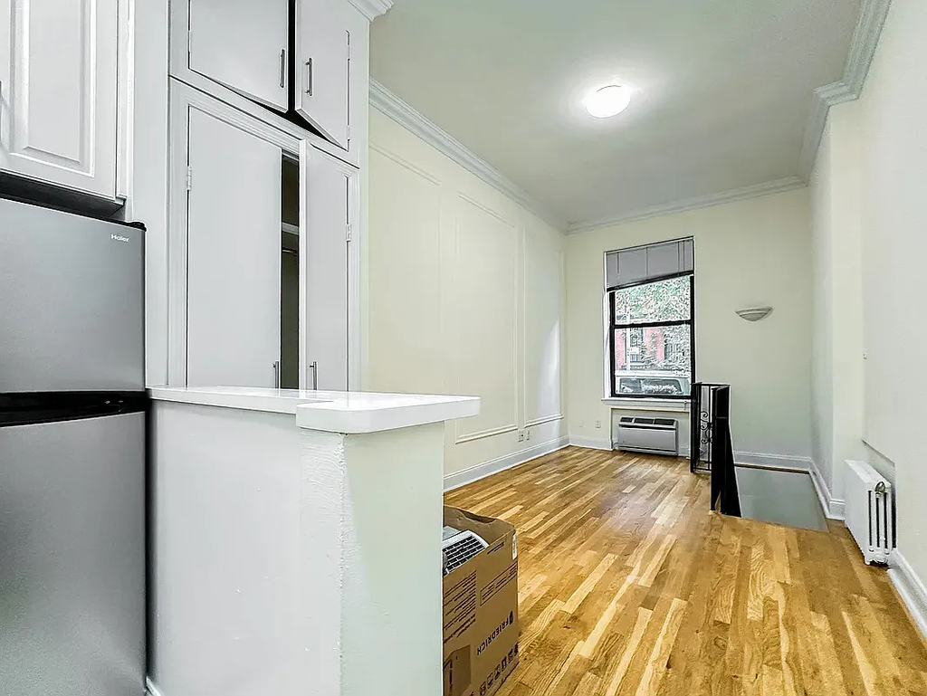 210 East 83rd Street, New York, NY 10028 - Photo 0