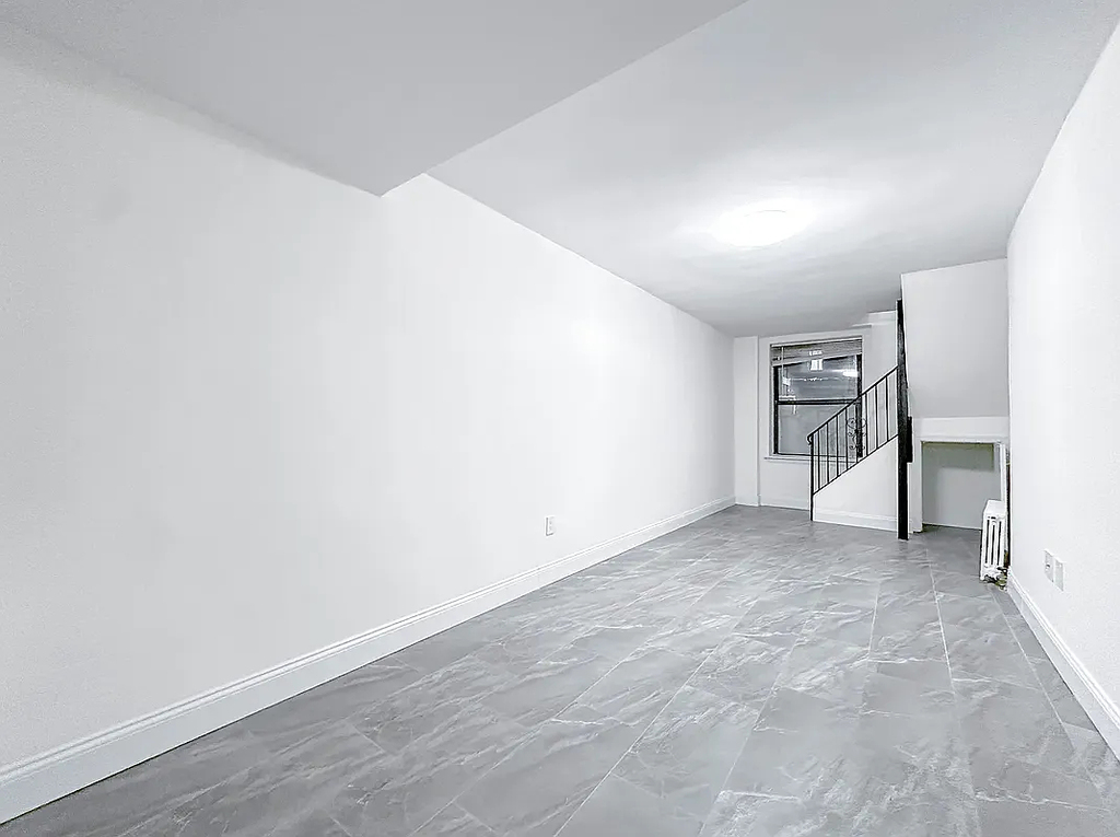 210 East 83rd Street, New York, NY 10028 - Photo 5