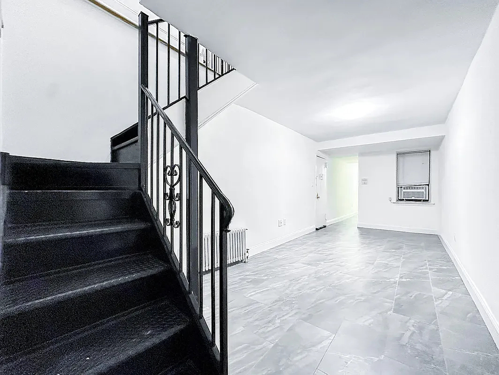 210 East 83rd Street, New York, NY 10028 - Photo 4