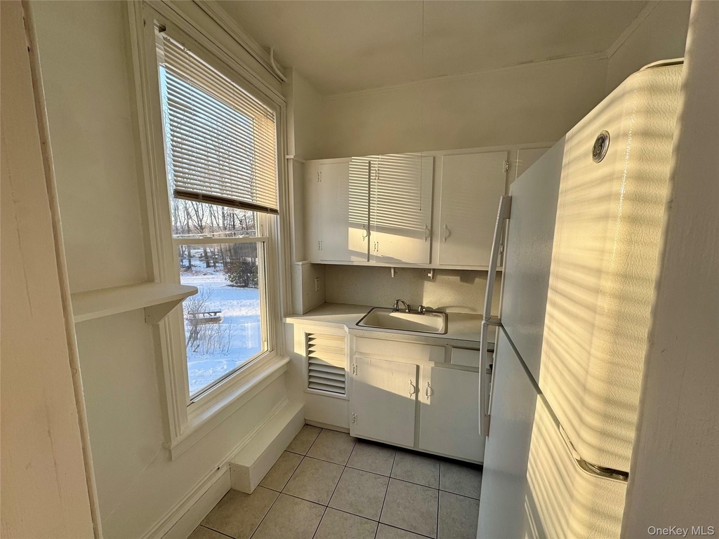 1860 E Main Street - Photo 4
