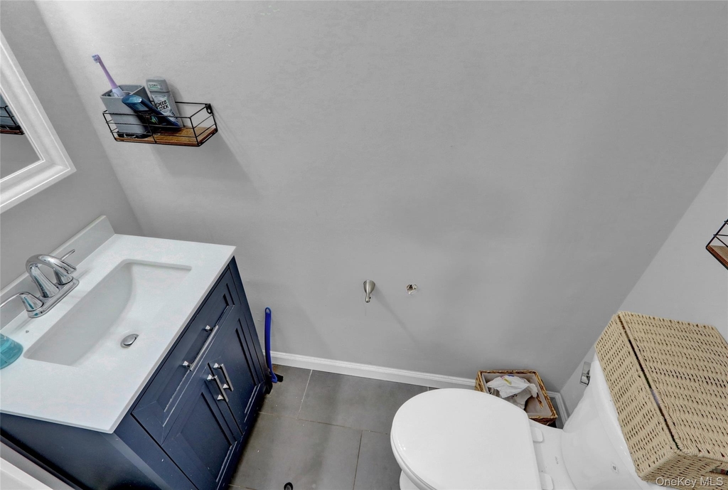 220 E Chester Street - Photo 8