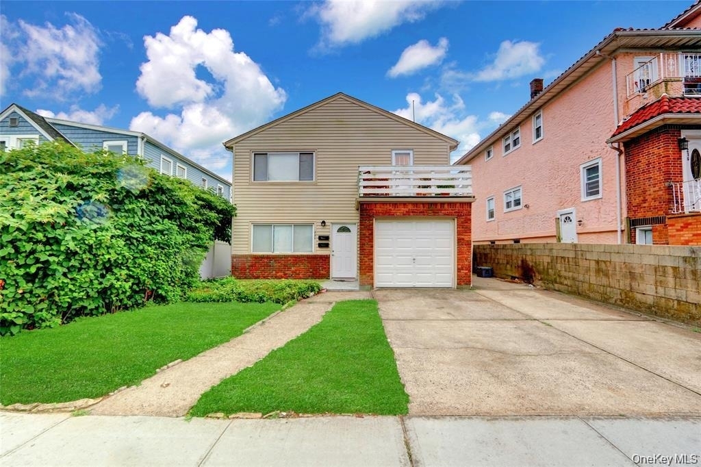 220 E Chester Street - Photo 0