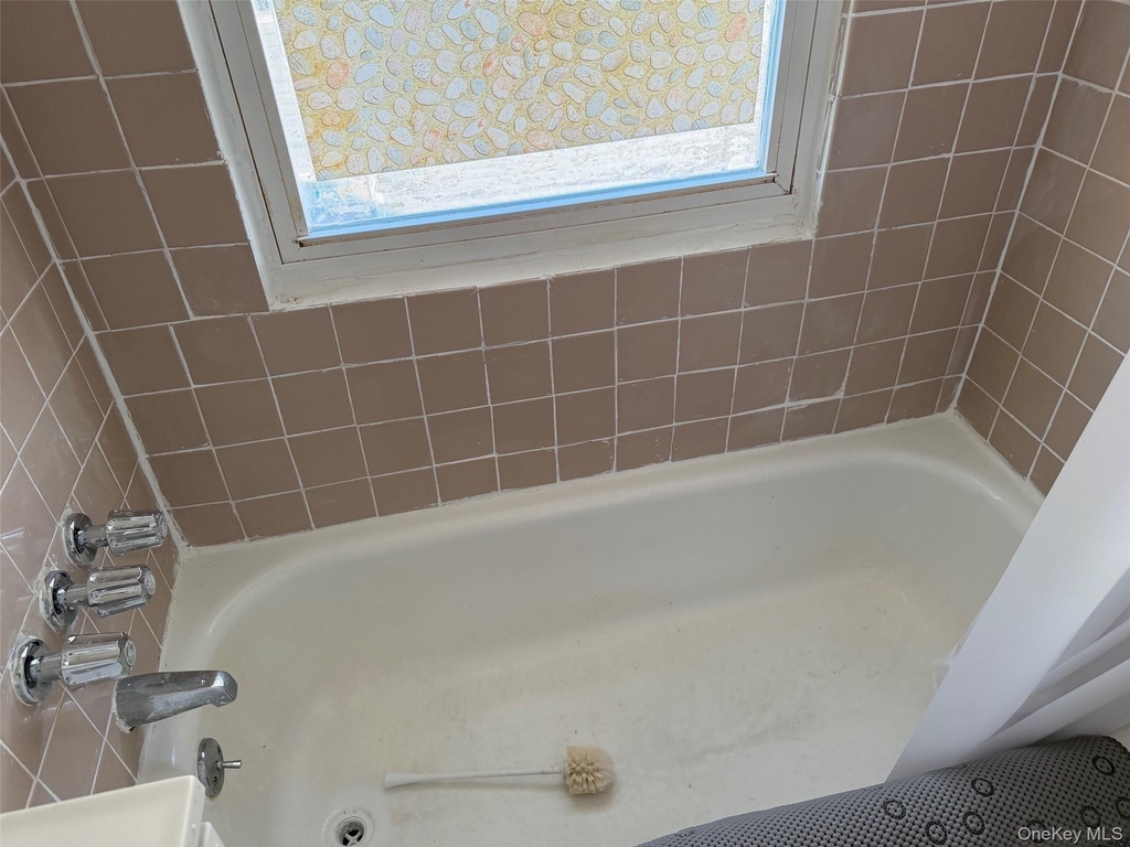 7 Sweezy Avenue - Photo 15