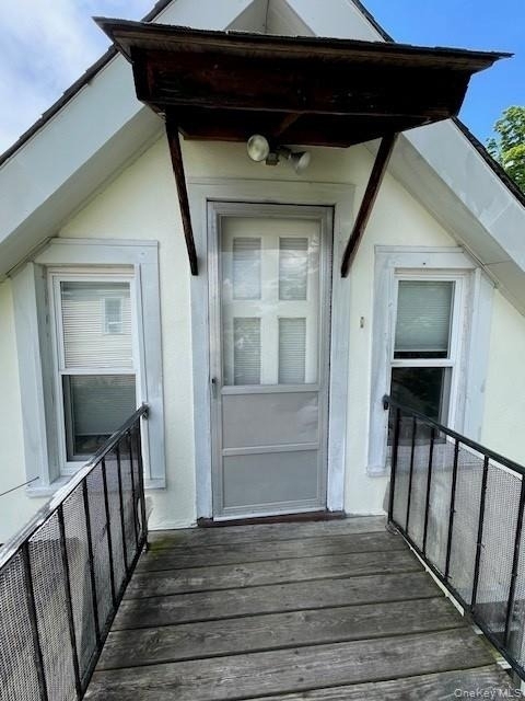 7 Sweezy Avenue - Photo 1