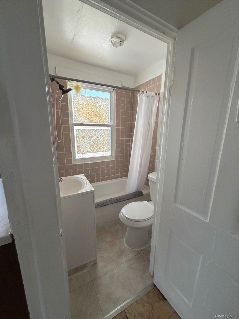 7 Sweezy Avenue - Photo 17